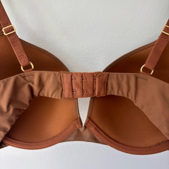 Nubian Skin Brown Seamless T-Shirt Bra Adjustable Strap Size 32D - Picture 7 of 9